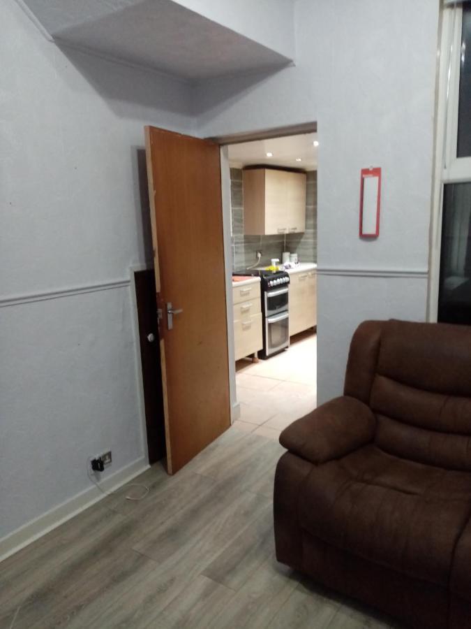 East Belfast Rooms Available Long Or Short Term Accommodation Bagian luar foto